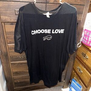 Buffal bills 'Choose Love' Graphic T-Shirt